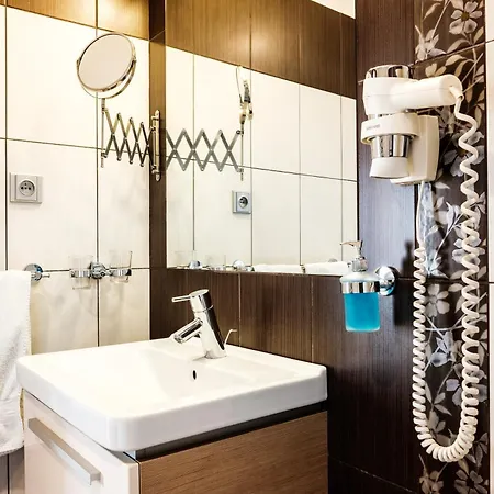 Comfort With Free Wellness And Fitness Centrum Hotel