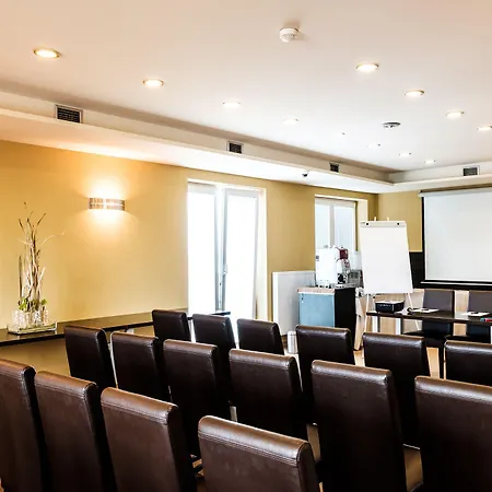 Comfort With Free Wellness And Fitness Centrum 4* Nitra