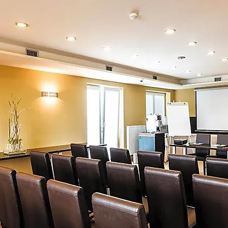 Comfort With Free Wellness And Fitness Centrum Hotel 4*