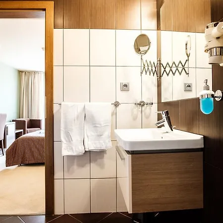 فندق Comfort With Free Wellness And Fitness Centrum نيترا